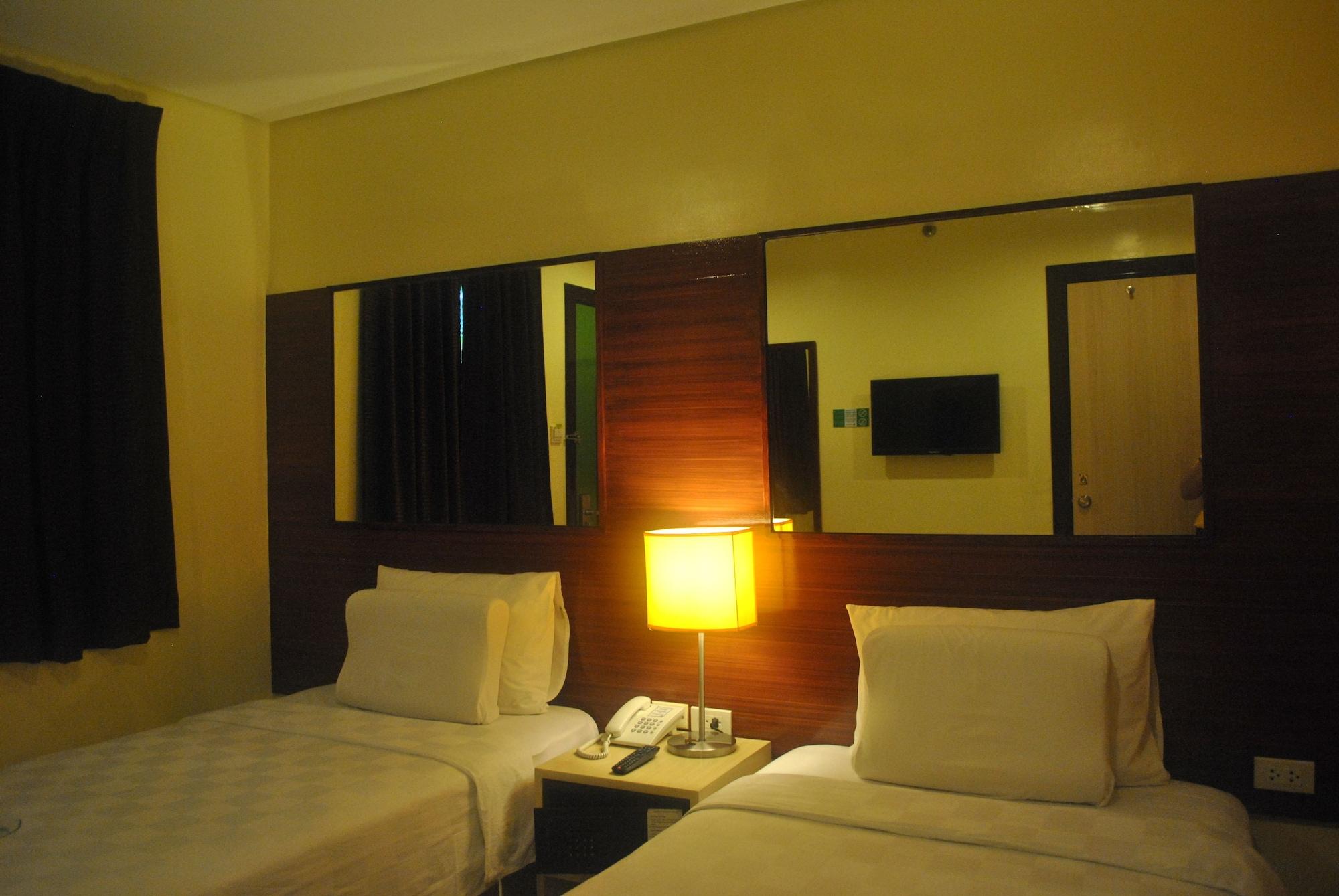 Go Hotels Tacloban Exterior photo